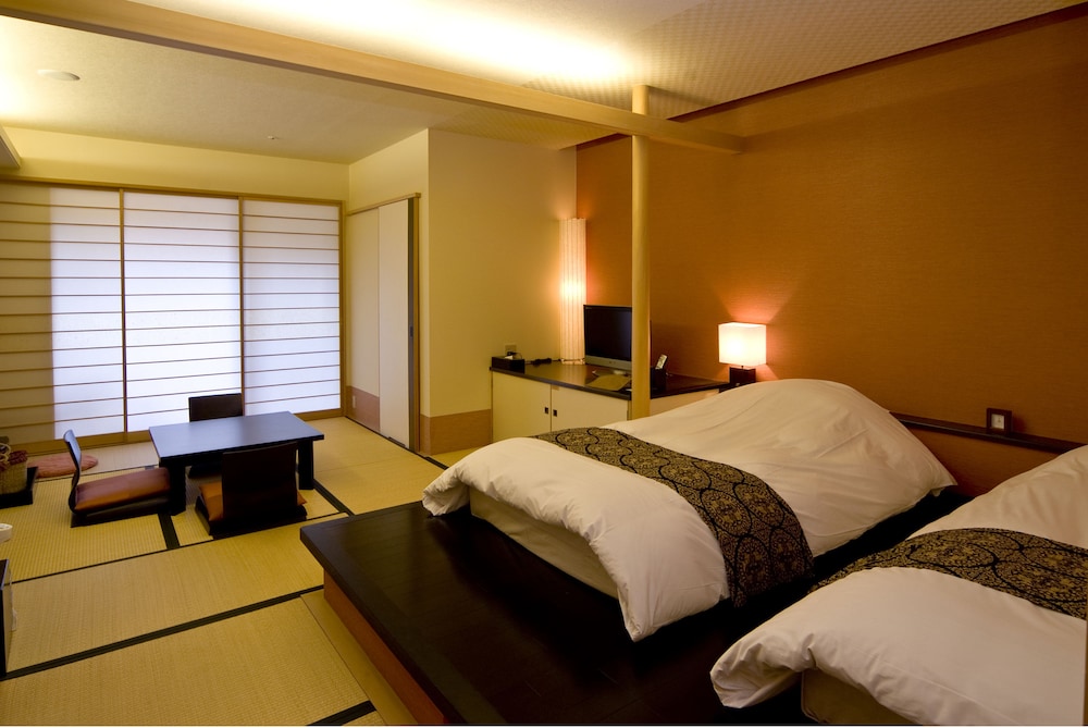 Japanese Western Style Room, For 3 People, Private Open-Air Bath - Photo 1
