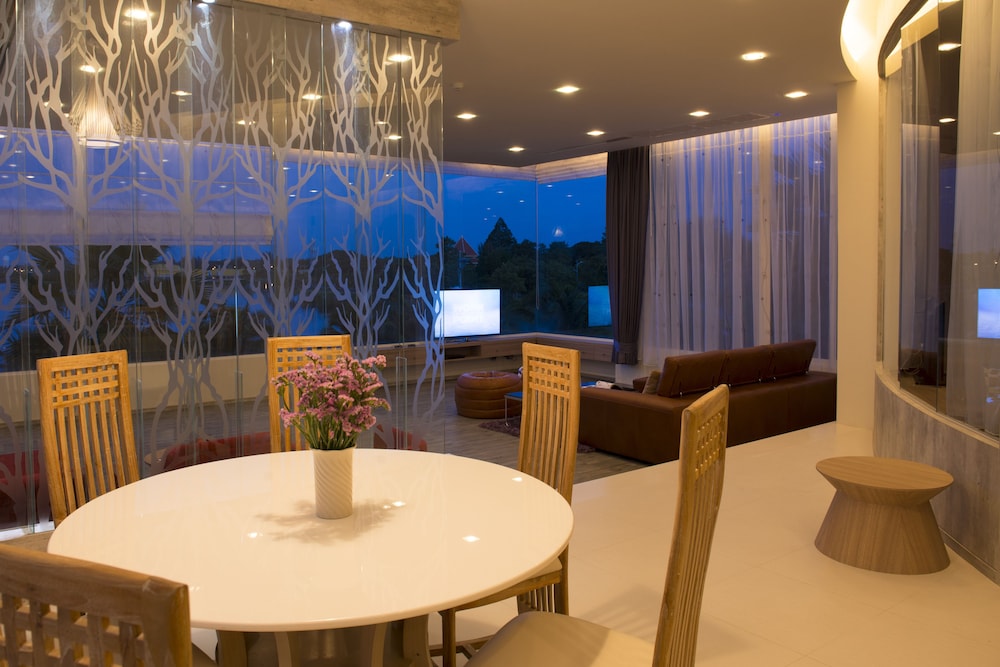 Family Penthouse, 2 Bedrooms, Lake View, Corner, photo 6