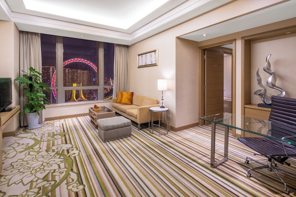 Suite, 1 Bedroom, Non Smoking, Business Lounge Access photo 3