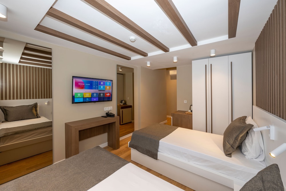 Deluxe Twin Room photo 2