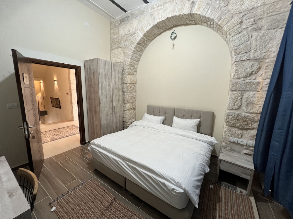 Basic Single Room, 1 Twin Bed photo 2