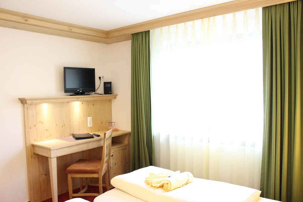 Superior Double Room (Air-conditioning) photo 3