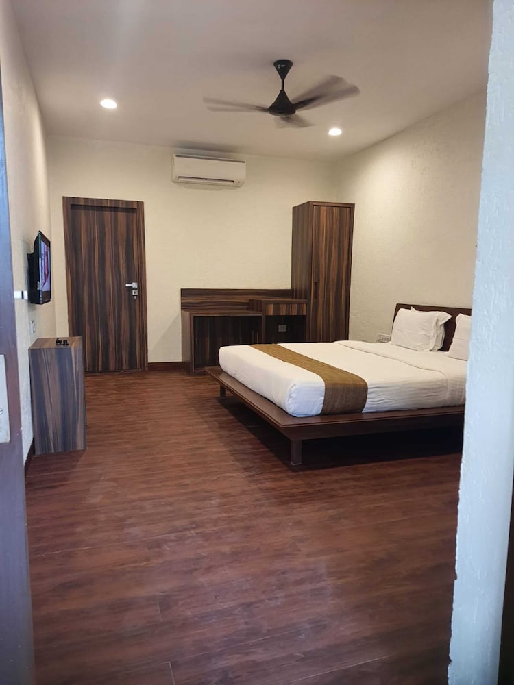 Super Deluxe Room - Photo 1