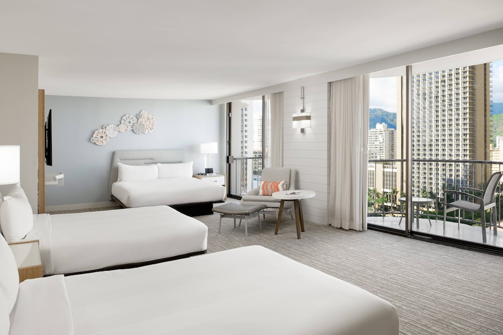 Family Suite (mobility Accessible, Roll-in Shower)