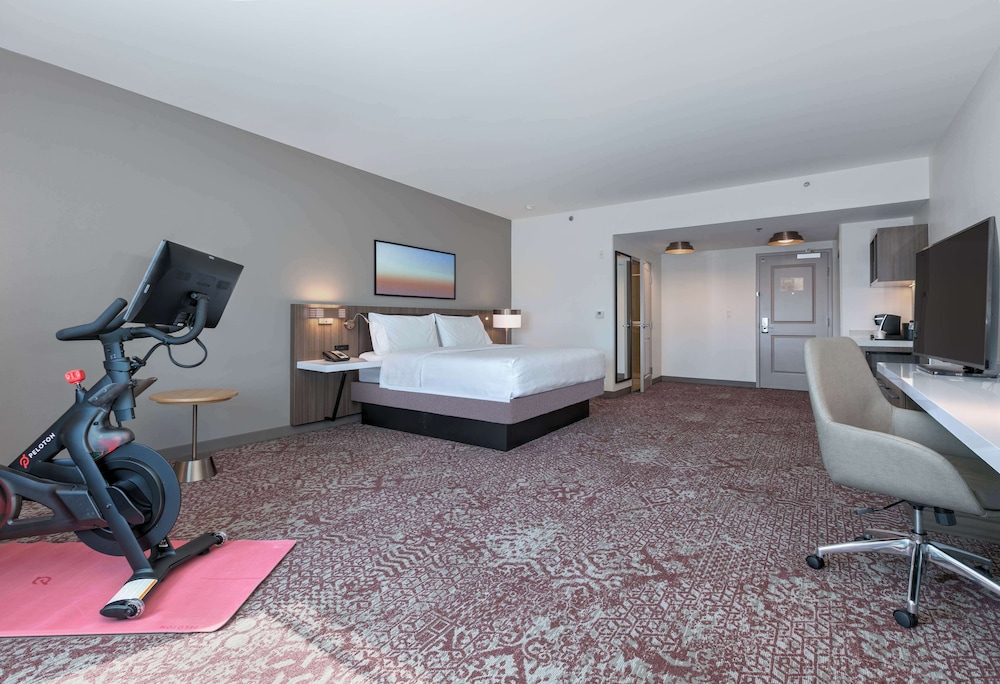 King Bed Room with Peloton, Accessible - Photo 2