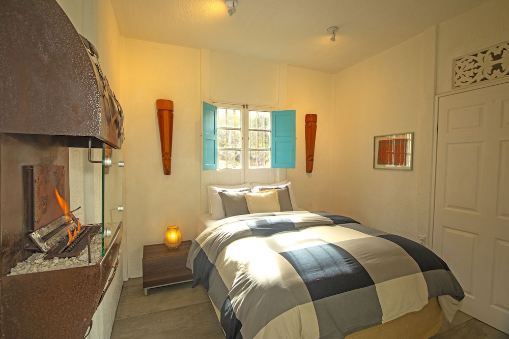 4-Person Superior Bungalow photo 3