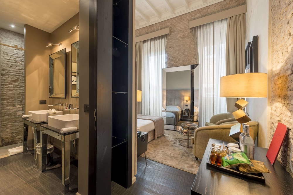 Junior Suite (Max 3 Adults)