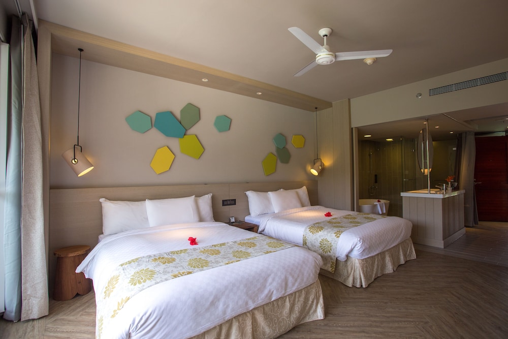 Deluxe Room, Ocean View - Photo 2