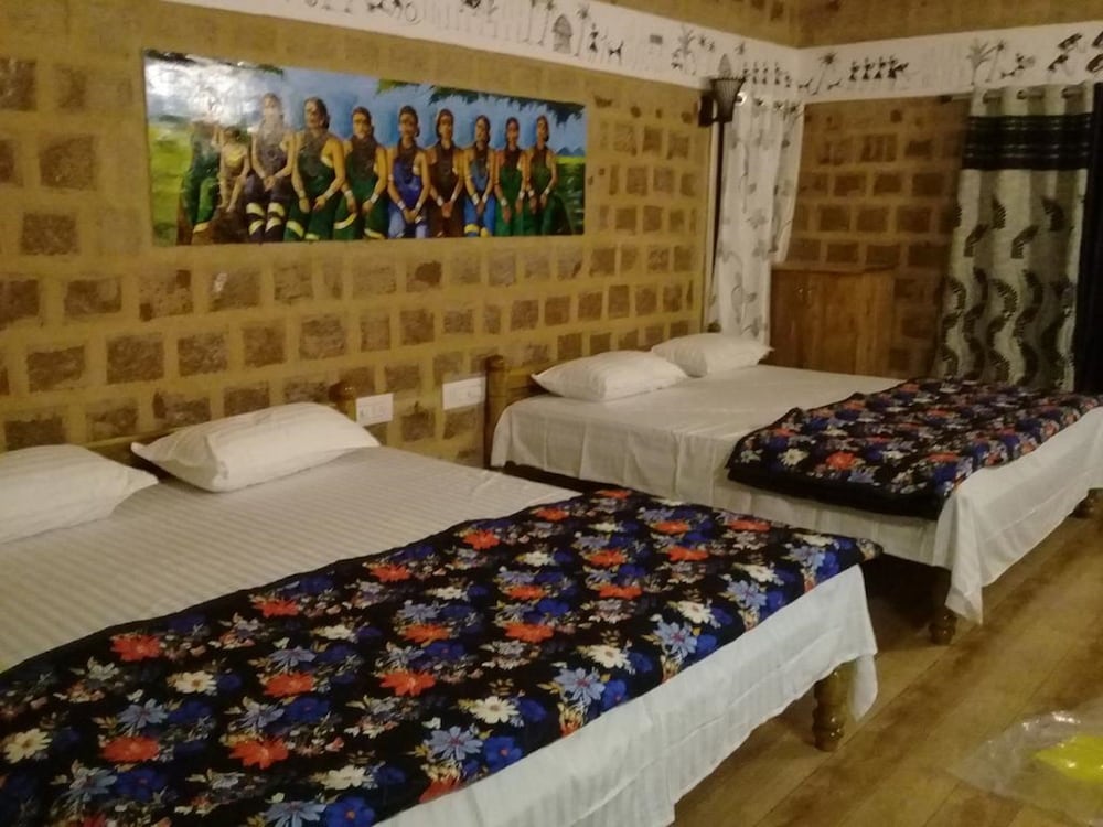 Family Room, 2 Double Beds, Non Smoking photo 1
