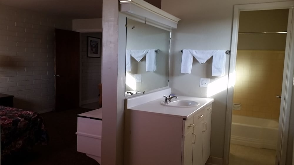 Deluxe Studio, 2 Bedrooms, Kitchen photo 3