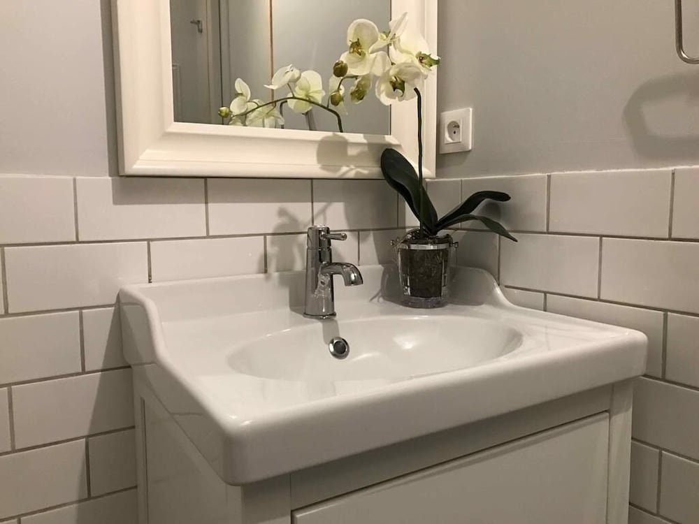 Standard Apartment, Ensuite photo 3