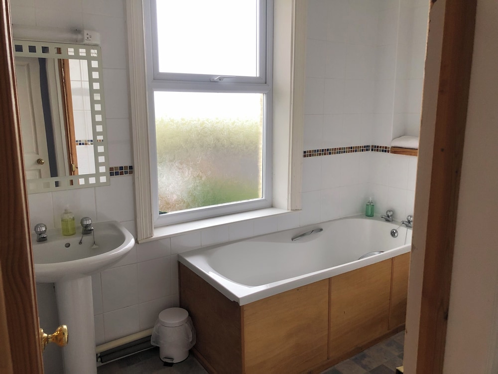 Triple Room, Ensuite photo 3