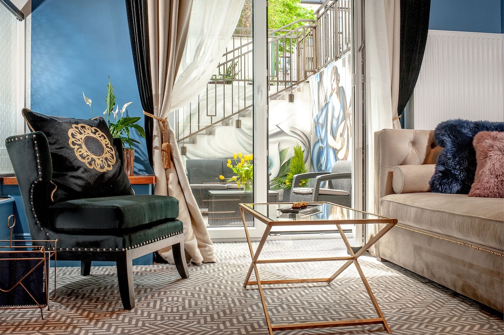 Luxury Apartment, 1 Bedroom (with private garden) photo 1
