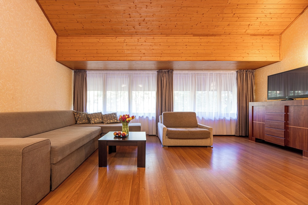 Luxury Apartment photo 2