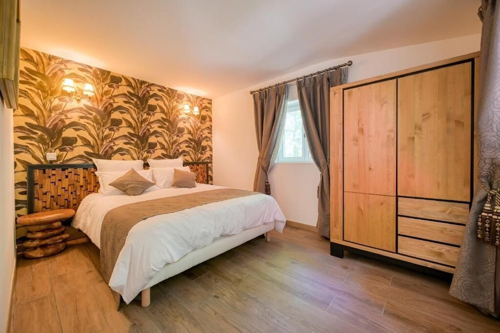 House - Photo 1