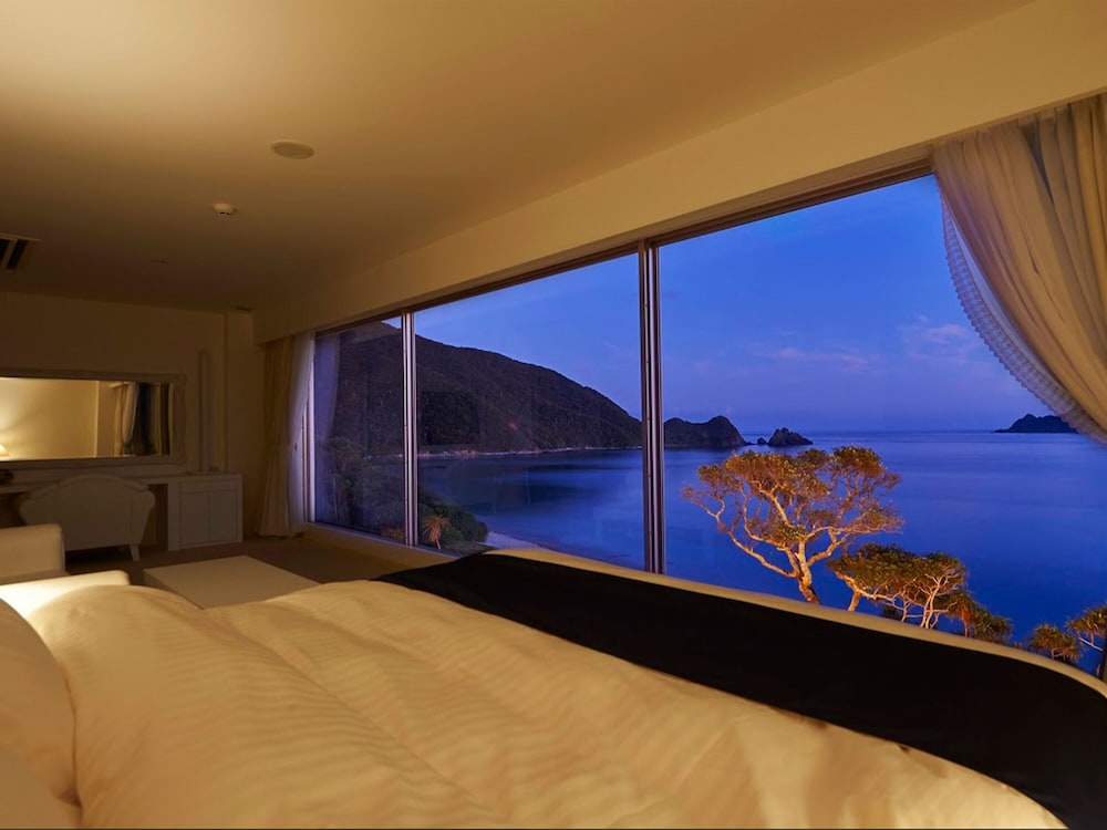 Deluxe Room, Ocean View photo 3