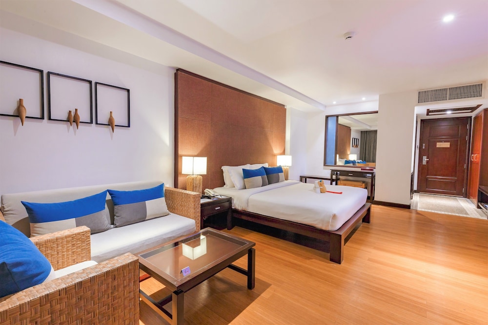 Deluxe Double or Twin Room, Pool View - Photo 3
