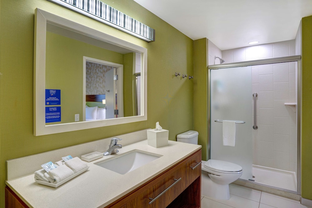 Suite, 1 Queen Bed - Photo 5