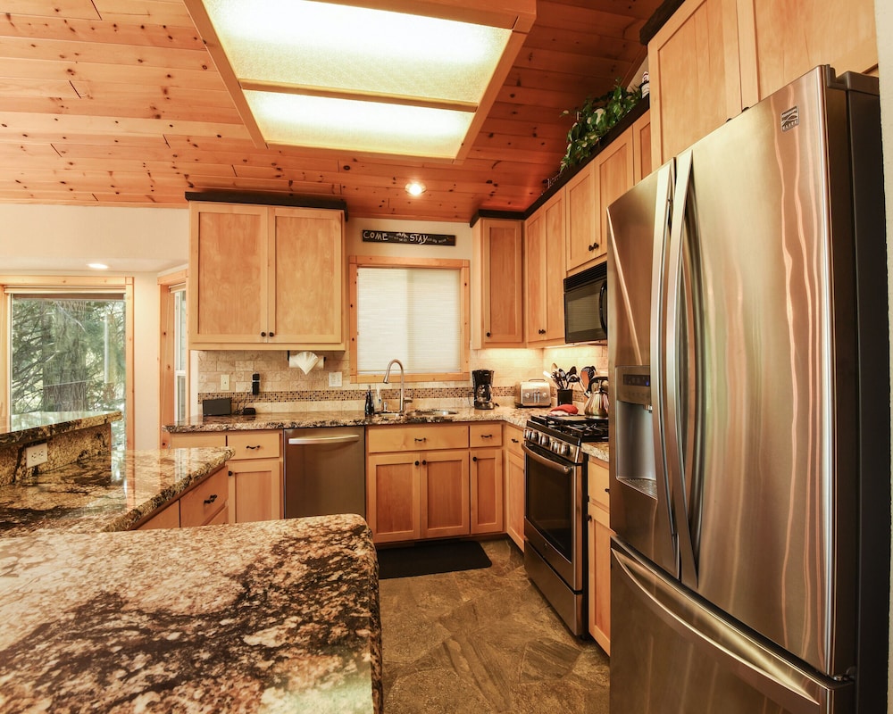 House, Multiple Beds, Balcony, Mountain View (Lux Leisure) photo 2