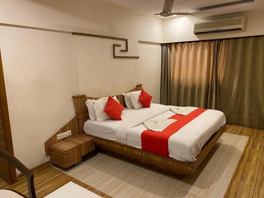 Deluxe Room - Photo 6
