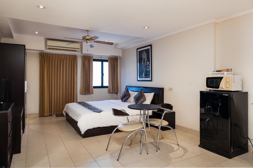 room photo