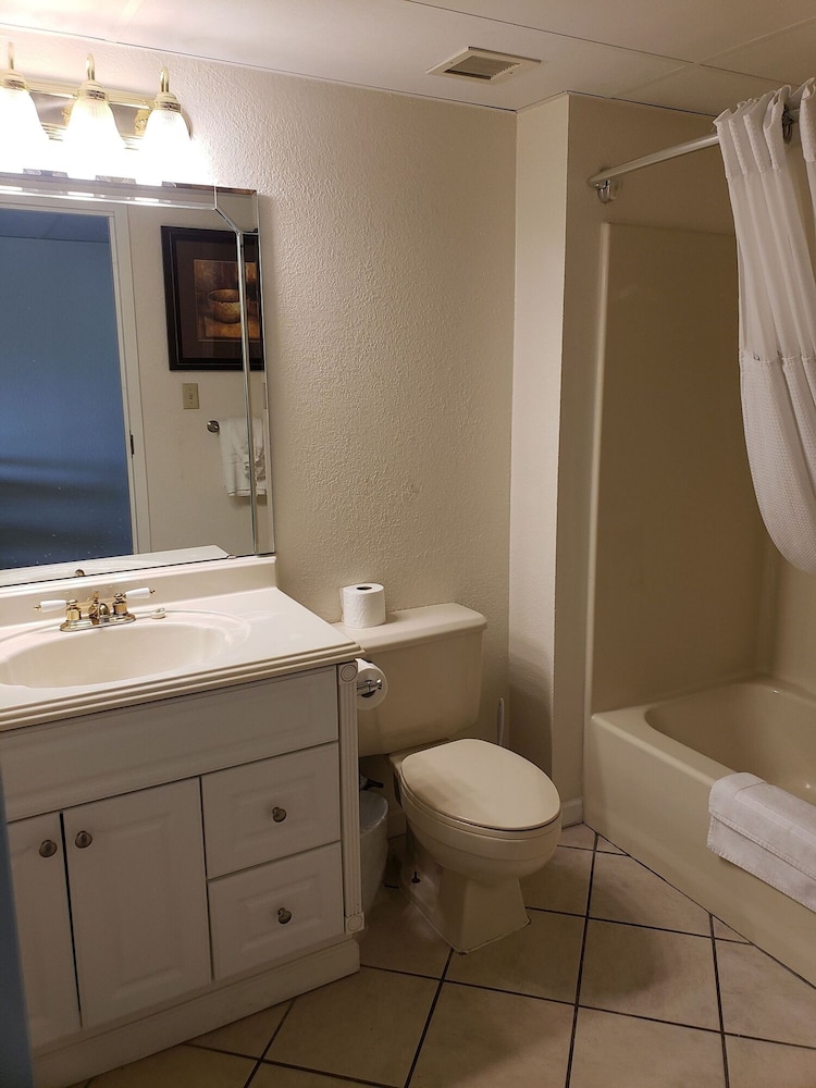 Classic Condo, 1 Bedroom, Pool View photo 3