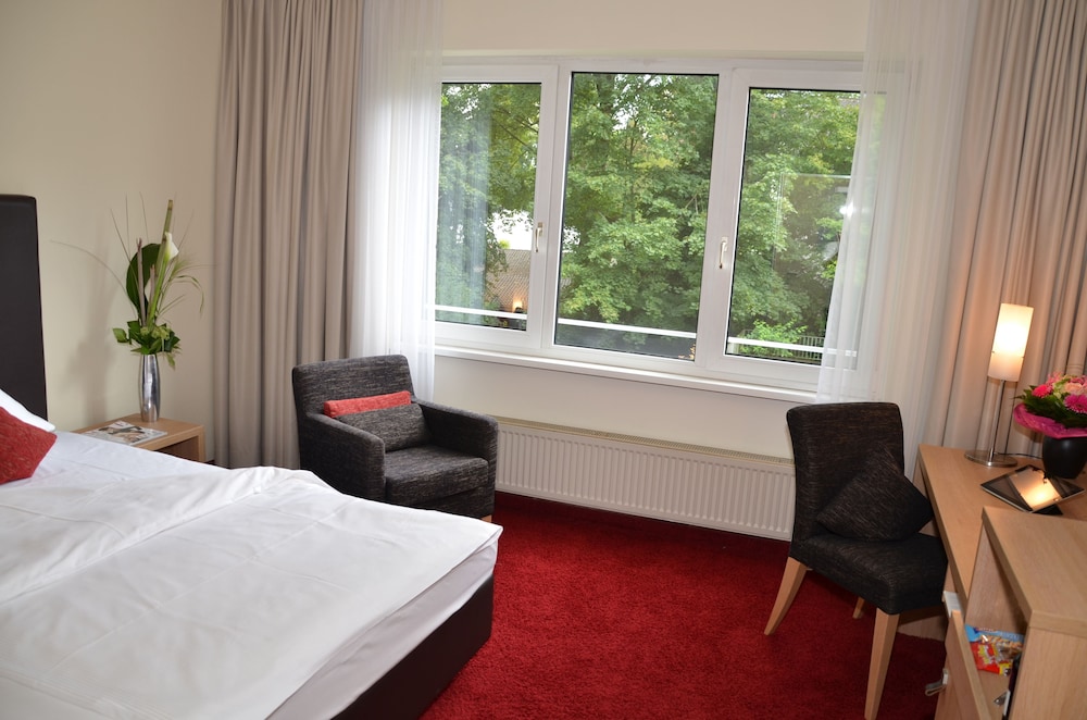 Business Double Room, Garden View