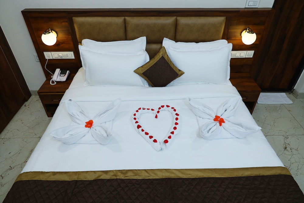 Deluxe Room - Photo 19