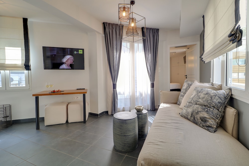 Exclusive Penthouse, 2 Bedrooms, Terrace (400) photo 1