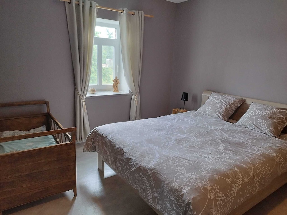 House, 3 Bedrooms, Smoking, Fireplace