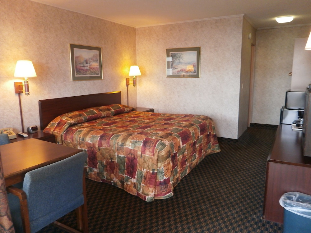 Room, 1 King Bed, Non Smoking - Photo 1