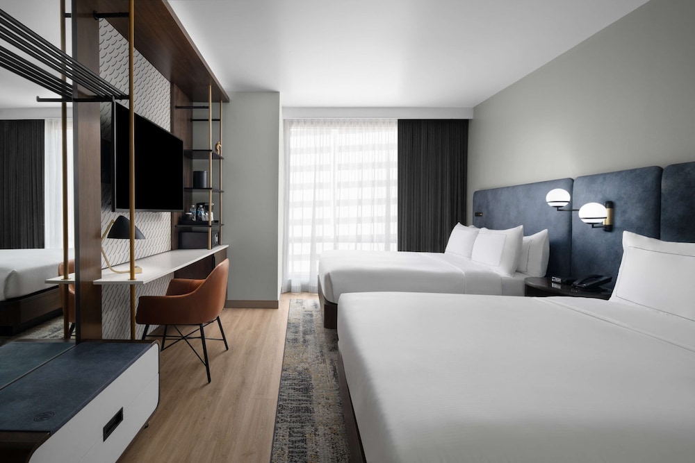 Room, 2 Queen Beds, Accessible, Bathtub (Mobility) - Photo 3