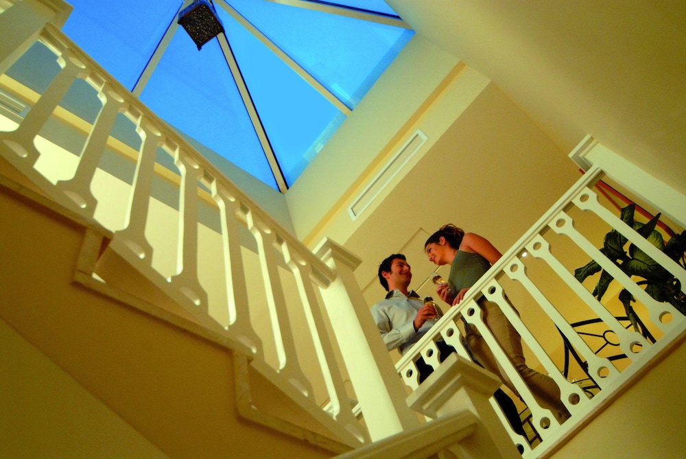 Duplex Suite, 3 Bedrooms - Photo 11