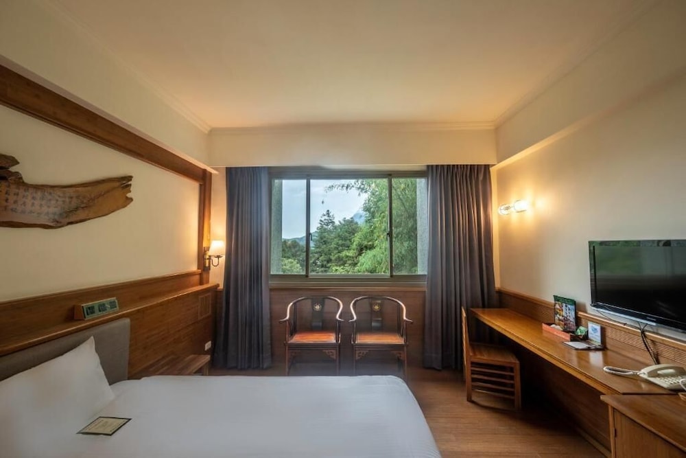 Comfort Quadruple Room, 2 Double Beds, Mountain View photo 3
