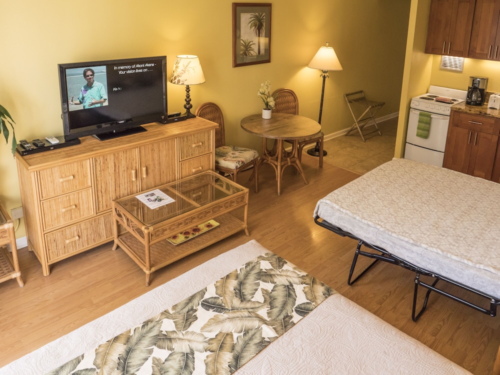 Premium Studio, 1 Queen Bed with Sofa bed, Kitchen (F15A06) photo 2