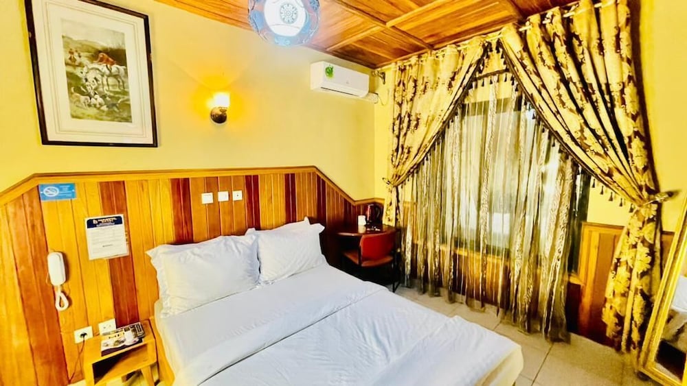 Royal Room photo 2