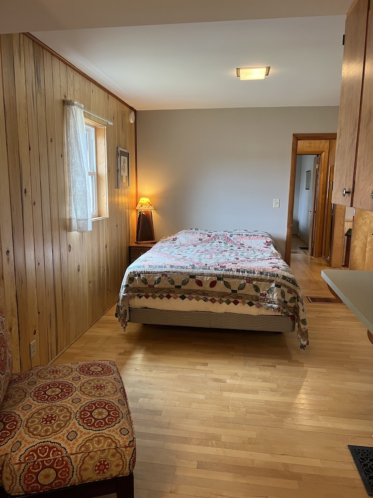 Cabin, 2 Bedrooms, Resort View photo 3