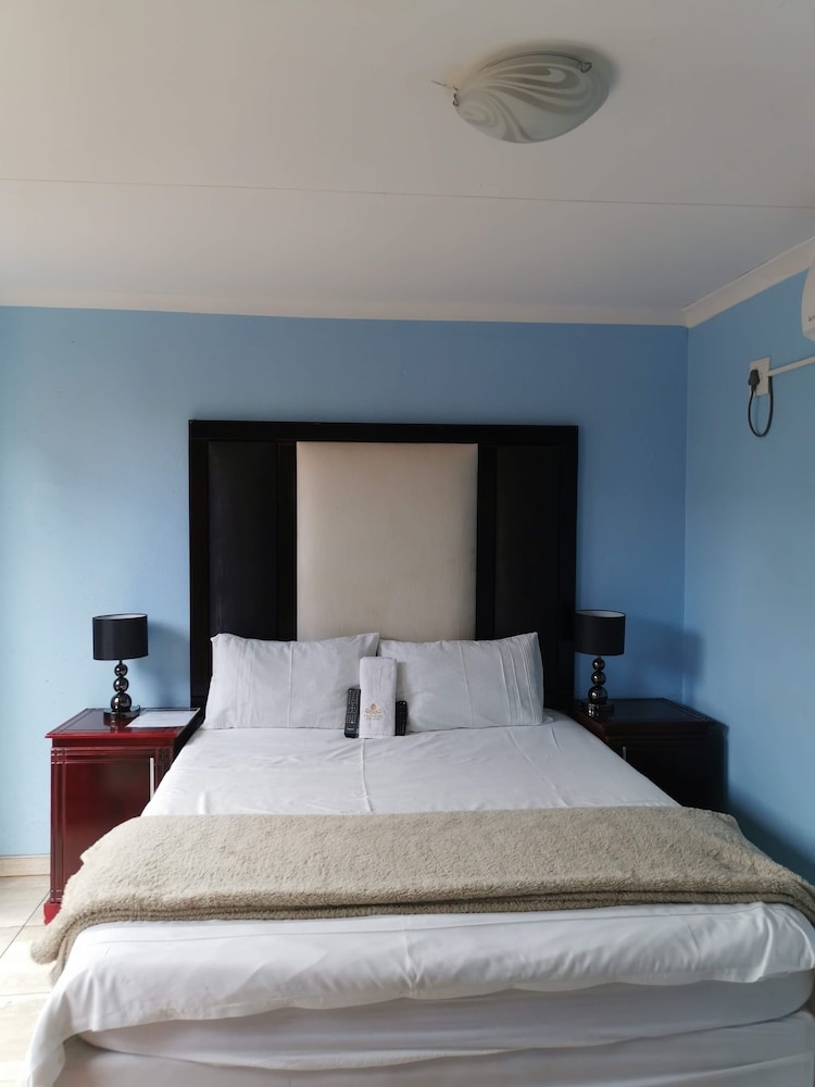 Standard Double Room photo 3