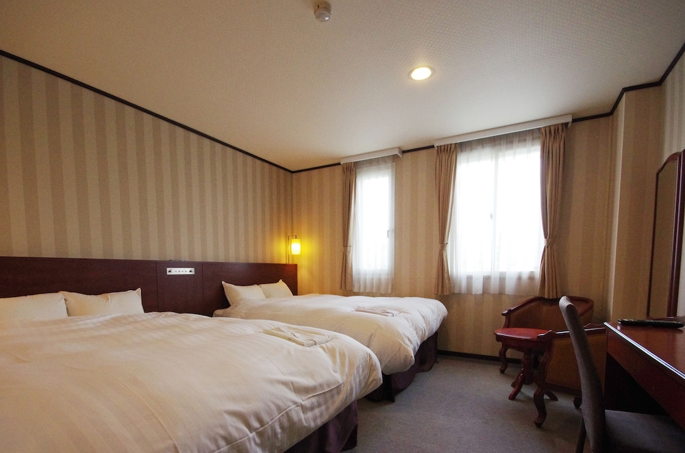 Standard Twin Room, Non Smoking - Photo 1