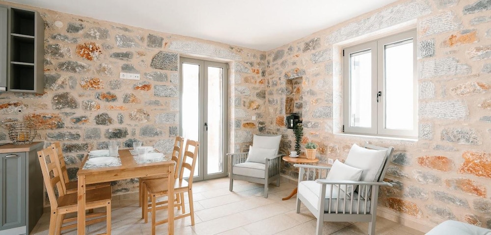 Villa photo 3
