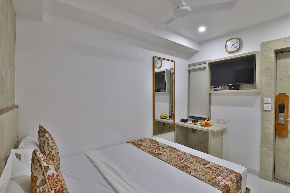 Deluxe Room - Photo 4