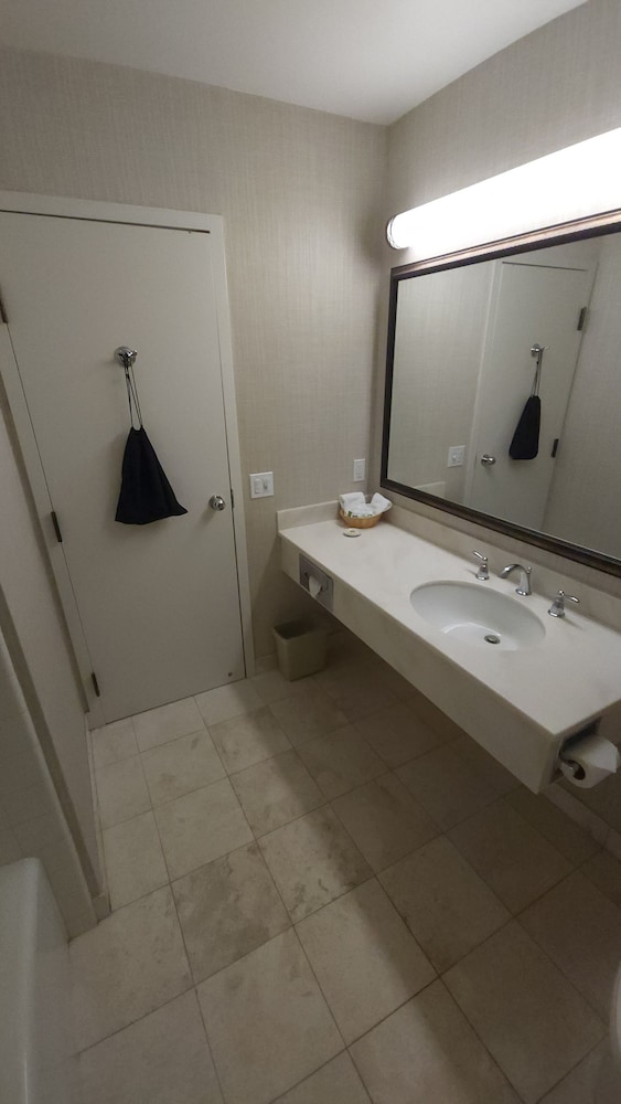 Deluxe Room, 2 Queen Beds - Photo 7