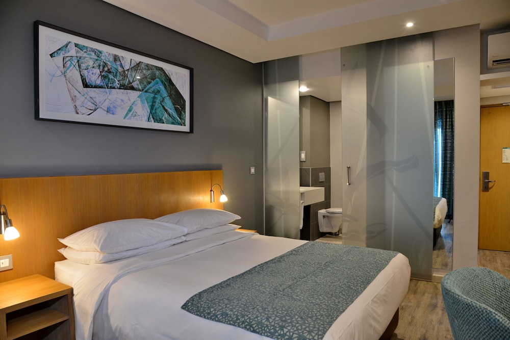 Double Room, Non Smoking - Photo 1