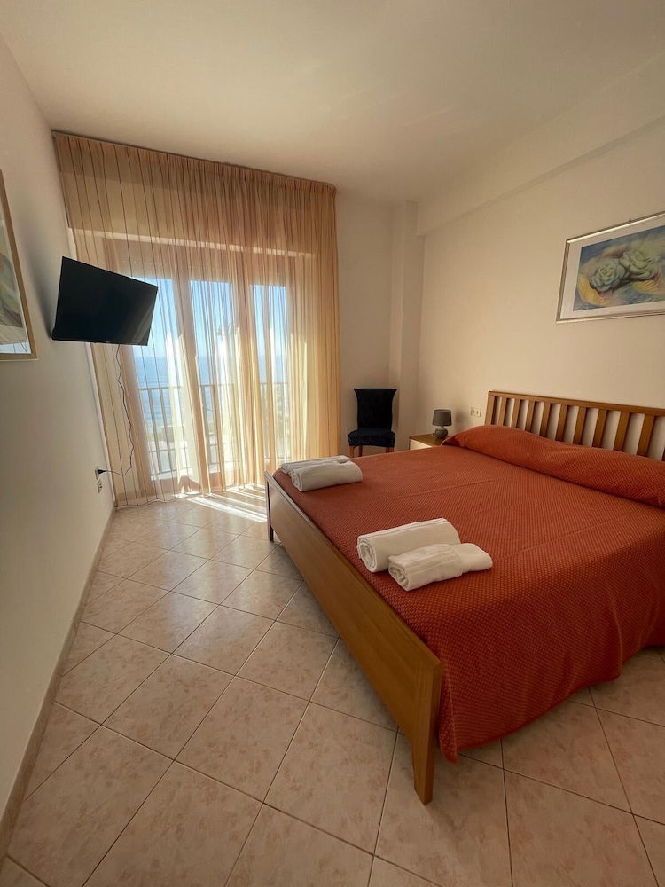 Superior Room, Balcony, Beach View photo 1