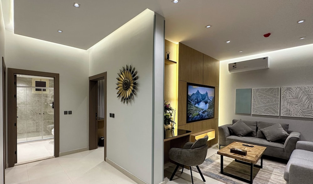 Deluxe Apartment, 3 Bedrooms - Photo 13