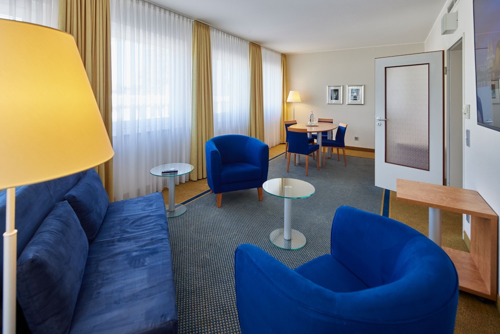 Junior Suite, 1 King Bed - Photo 3