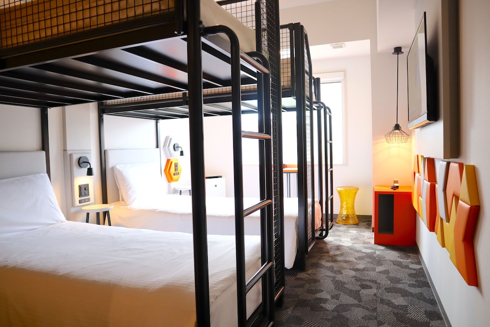 Superior Quadruple Room, Multiple Beds photo 2