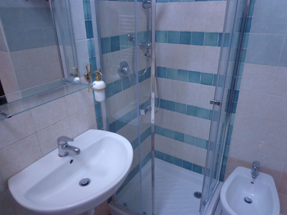 Standard Shared Dormitory, Women only (4 beds) photo 3
