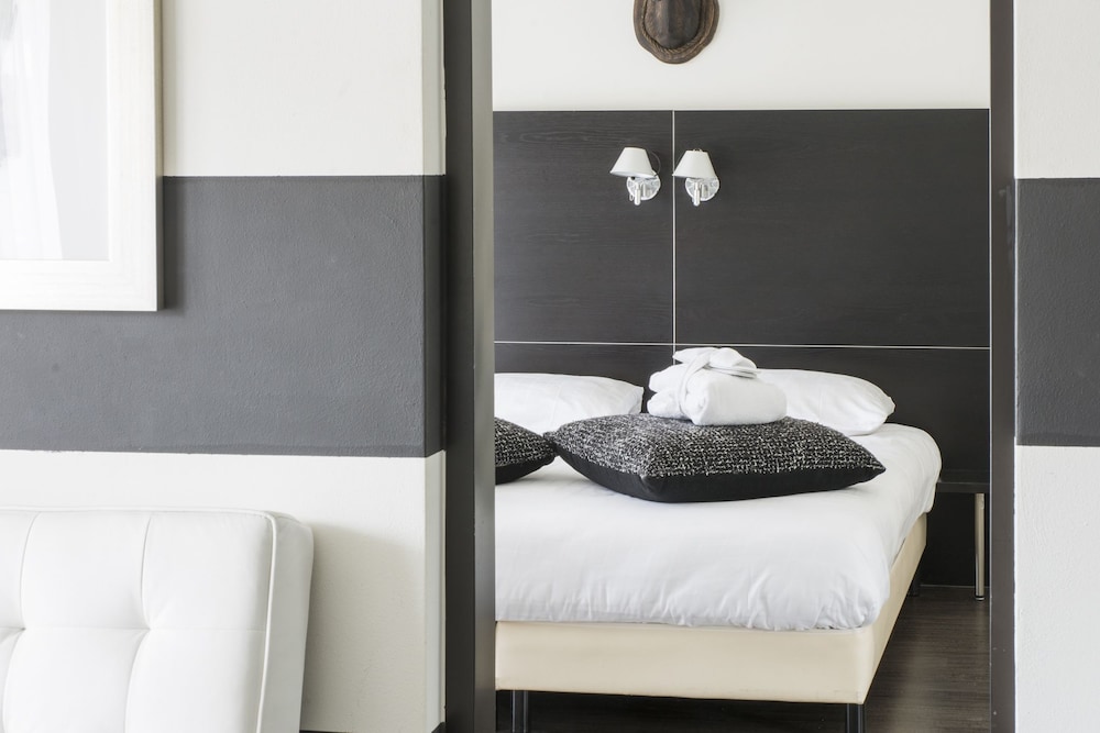 Deluxe Double Room photo 3