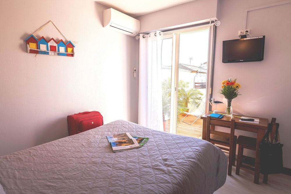 Family Room, Terrace photo 2